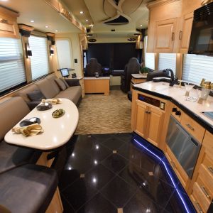 2004prevostroyalexlii_mot072524-01