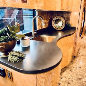 2008prevostmillenniumh_brogan100423-13